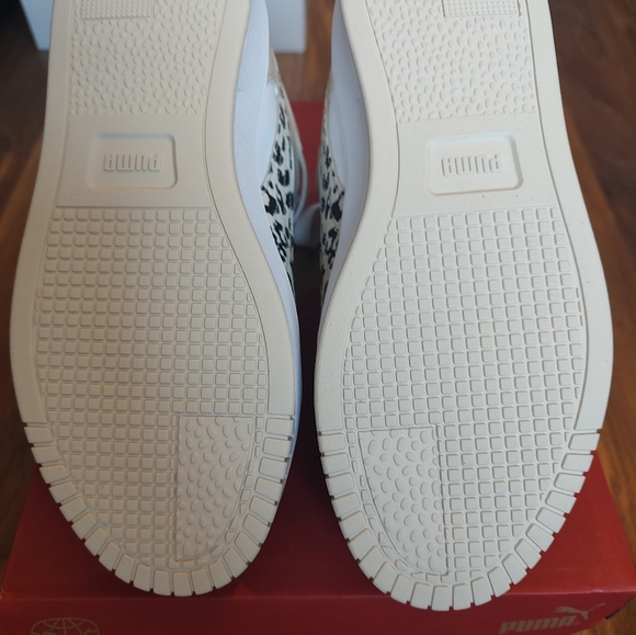 Women's Puma Carina Street Mid Animal Sneaker US Size 8 - Picture 6 of 6